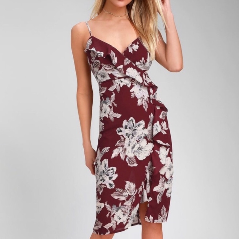 Lulu’s M burgundy midi dress